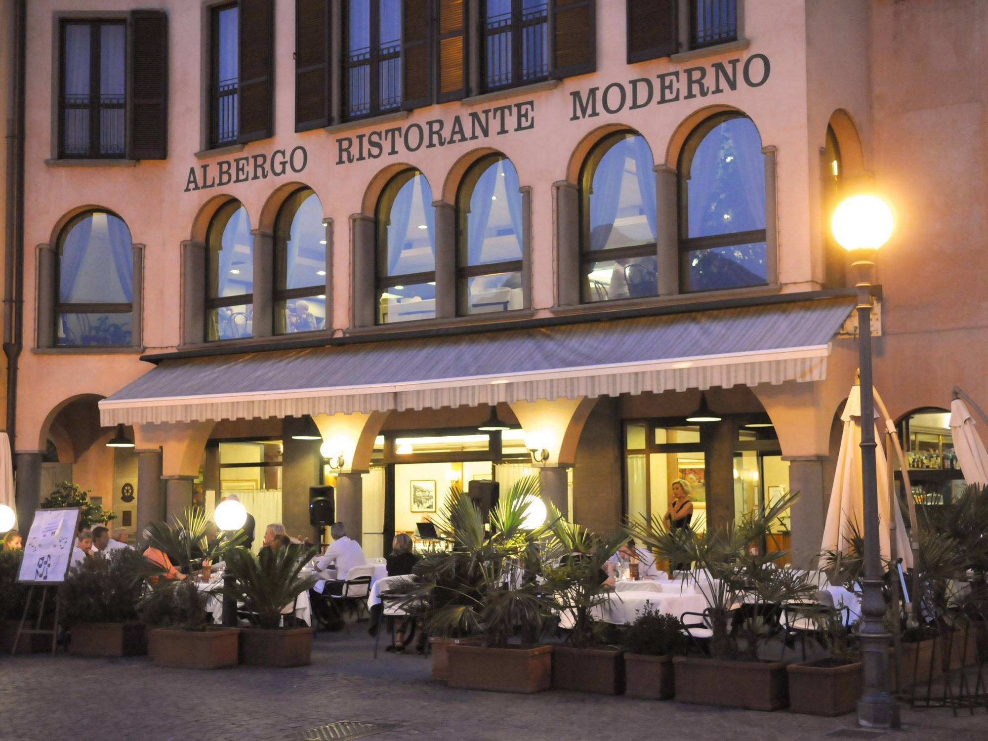 Albergo Moderno Lovere Εξωτερικό φωτογραφία